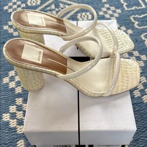 ✨ Dolce Vita Noles Patent Ivory Crocodile Leather Block Heels – Size 8 ✨
